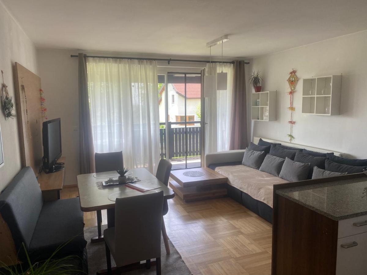 Wohnhaus City Sued Herzogsdorf Exteriér fotografie